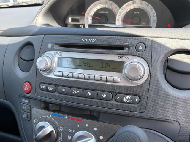 2011 Toyota Sienta – thumbnail 4