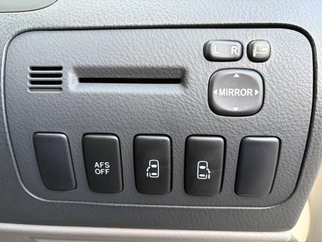 2006 Toyota Alphard – thumbnail 3