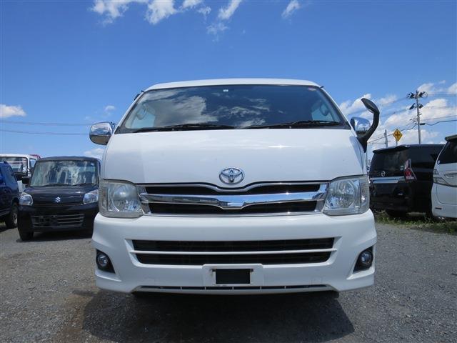 2011 Toyota Hiace – thumbnail 2