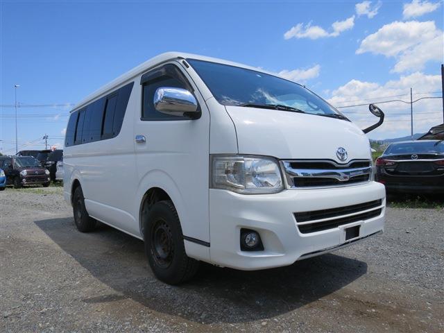 2011 Toyota Hiace – thumbnail 3