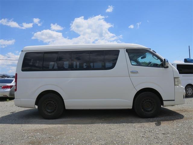 2011 Toyota Hiace – thumbnail 4