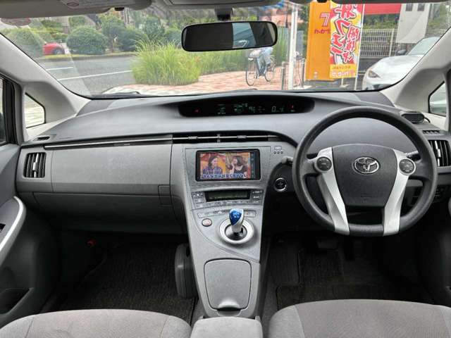 2011 Toyota Prius – thumbnail 4
