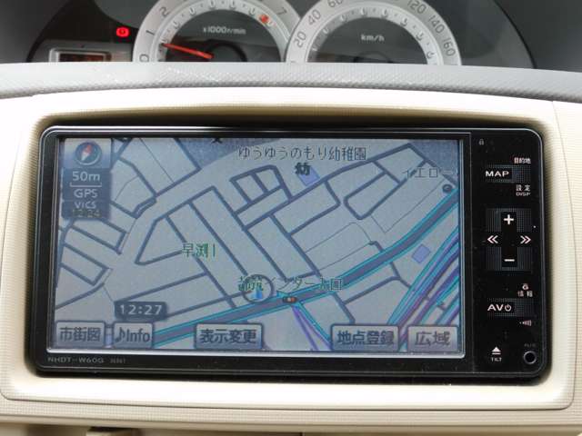 2011 Toyota Sienta – thumbnail 4