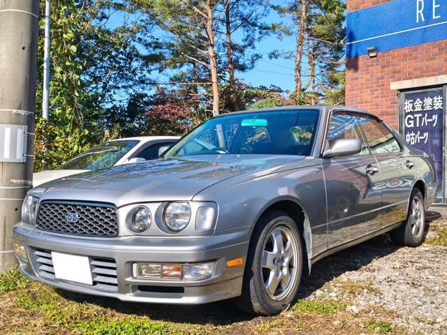 1997 Nissan Gloria – thumbnail 4