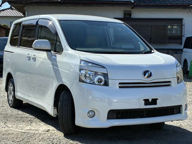 2008 Toyota Voxy – thumbnail 3