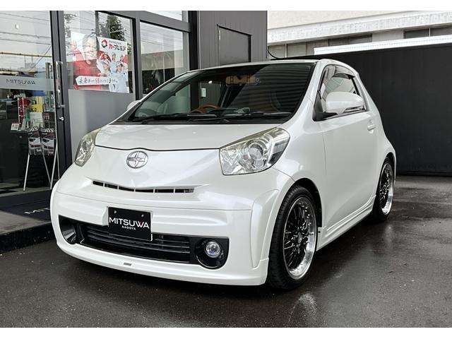 2009 Toyota iQ – thumbnail 2