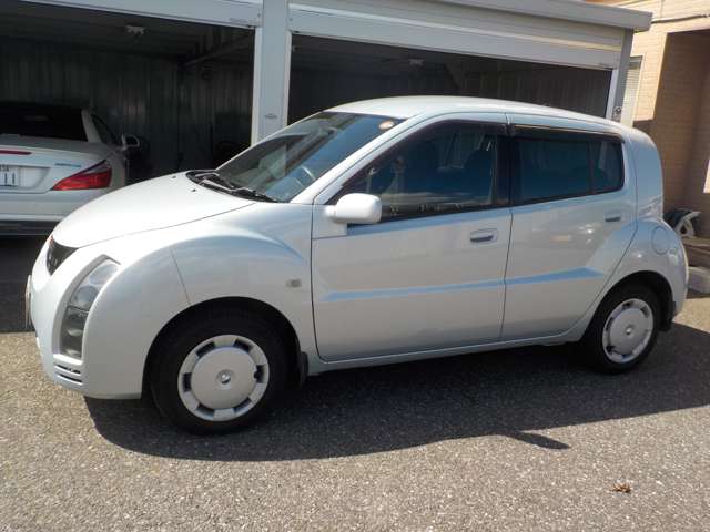 2002 Toyota WiLL – thumbnail 3