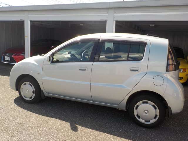 2002 Toyota WiLL – thumbnail 4