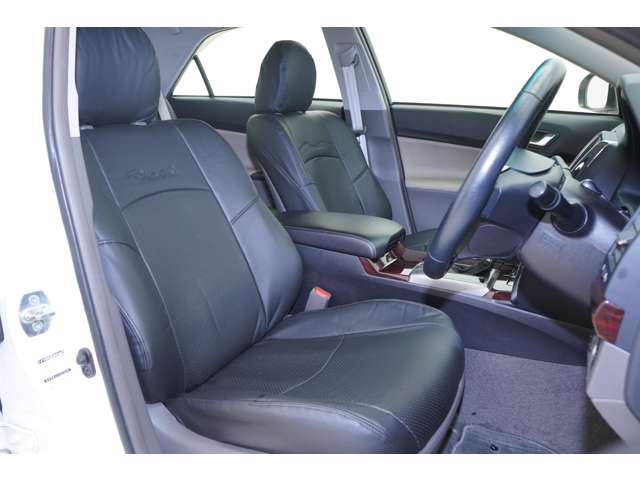 2011 Toyota Mark X – thumbnail 4
