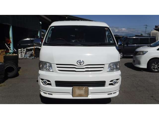 2008 Toyota Hiace – thumbnail 2