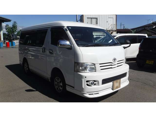 2008 Toyota Hiace – thumbnail 3