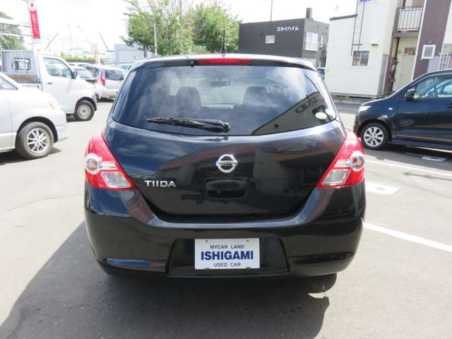 2011 Nissan Tiida – thumbnail 4