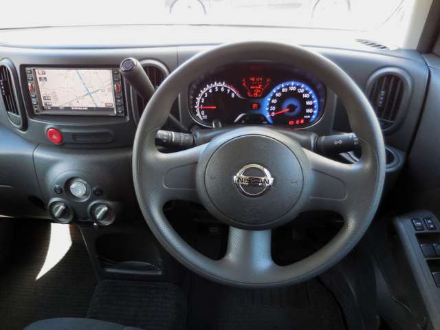 2010 Nissan Cube – thumbnail 2