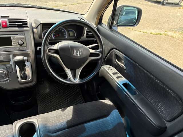 2011 Honda Zest – thumbnail 4