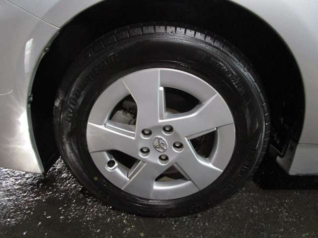 2010 Toyota Prius – thumbnail 2
