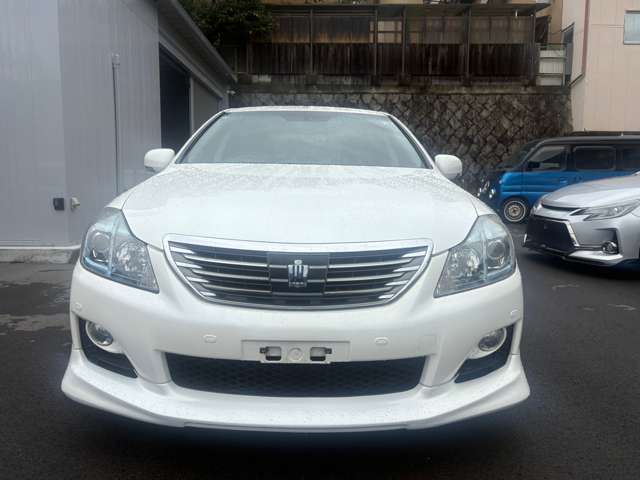2009 Toyota Crown Hybrid – thumbnail 2