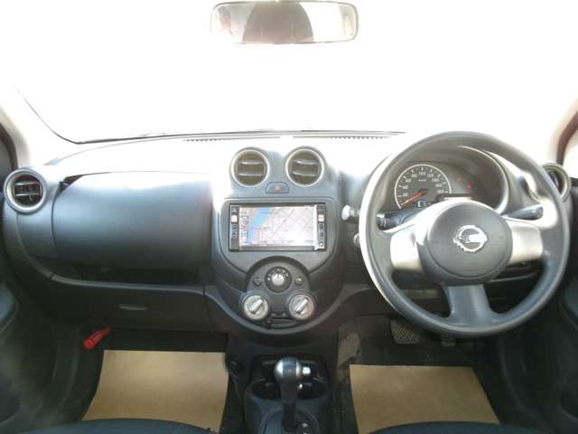 2010 Nissan March – thumbnail 3