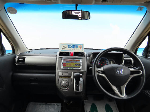 2010 Honda Zest – thumbnail 2
