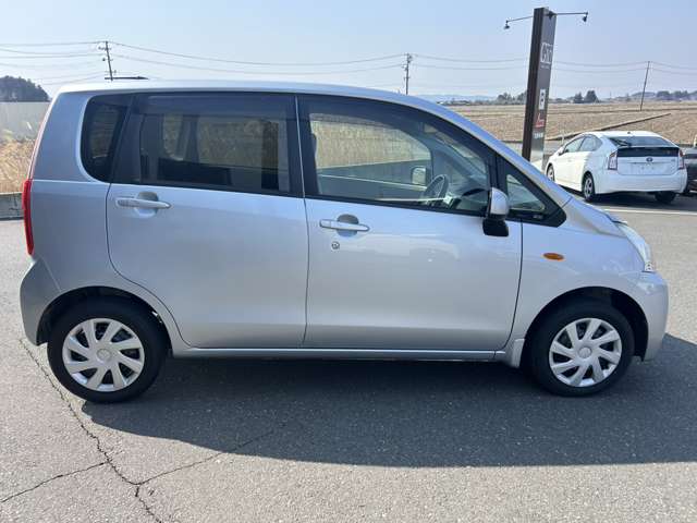 2011 Daihatsu Move – thumbnail 4