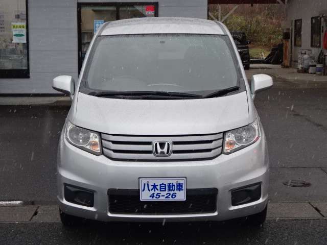 2011 Honda Freed Spike – thumbnail 2
