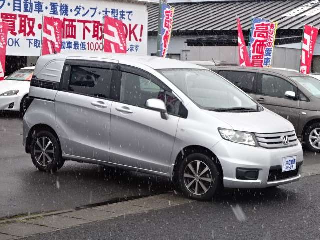 2011 Honda Freed Spike – thumbnail 4