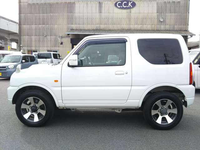 2011 Suzuki Jimny – thumbnail 4