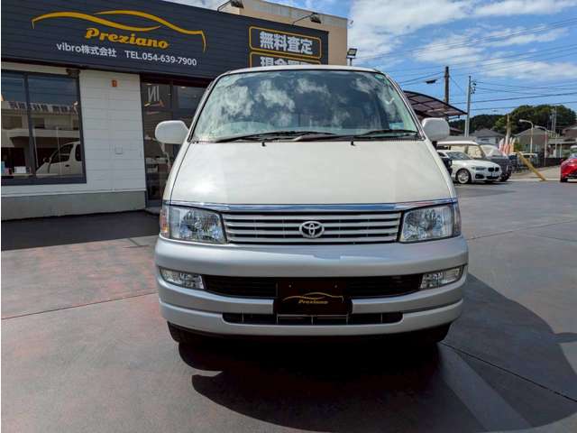 1997 Toyota Hiace Regius – thumbnail 2