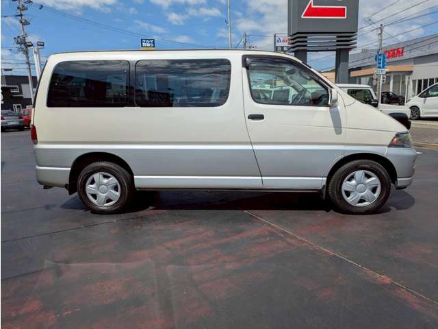 1997 Toyota Hiace Regius – thumbnail 4