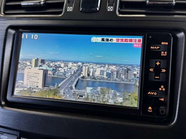 2010 Toyota Mark X Zio – thumbnail 4