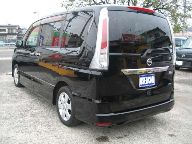 2011 Nissan Serena – thumbnail 4
