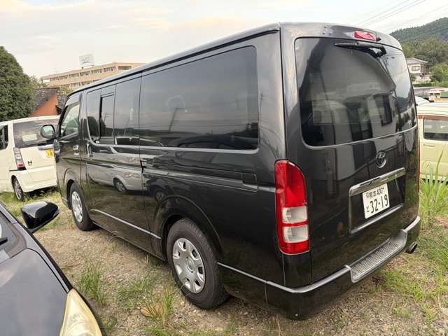 2005 Toyota Hiace – thumbnail 3