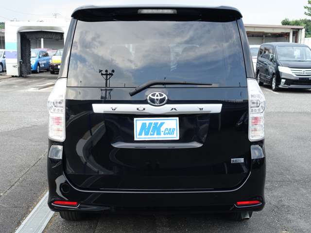 2011 Toyota Voxy – thumbnail 3