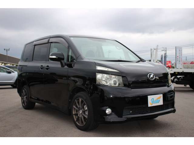 2009 Toyota Voxy – thumbnail 3