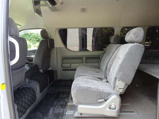 2008 Toyota Hiace – thumbnail 3