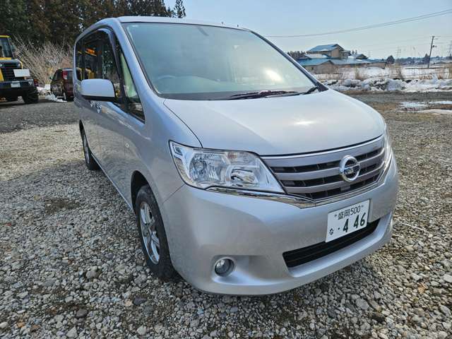 2011 Nissan Serena – thumbnail 3