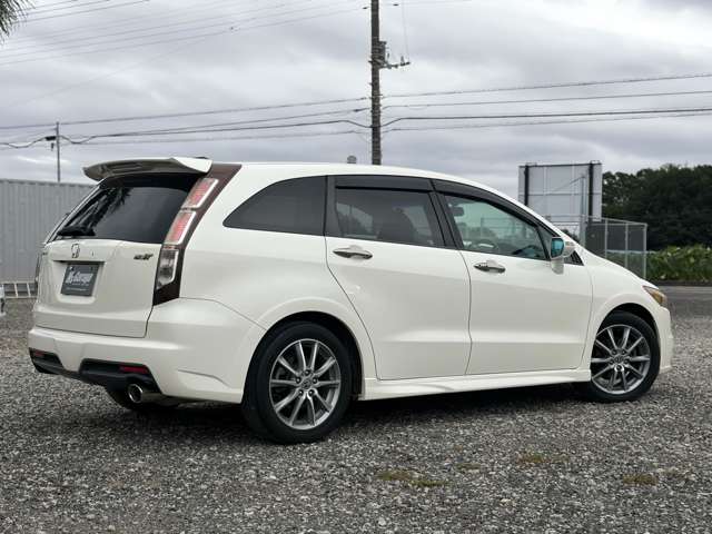 2010 Honda Stream – thumbnail 4