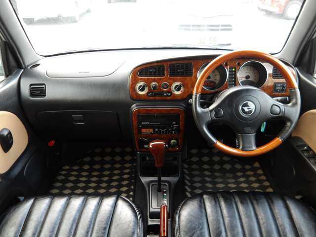 2003 Daihatsu Mira Gino – thumbnail 2