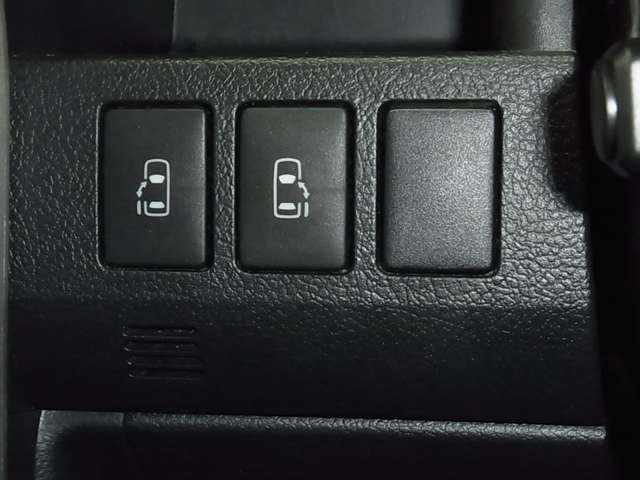 2011 Toyota Voxy – thumbnail 3