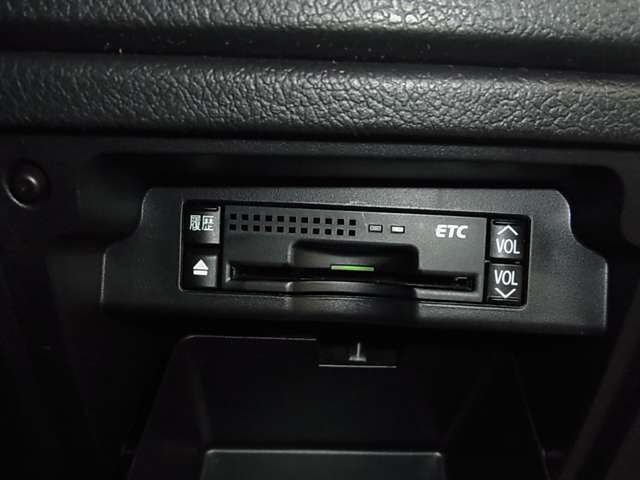 2011 Toyota Voxy – thumbnail 4