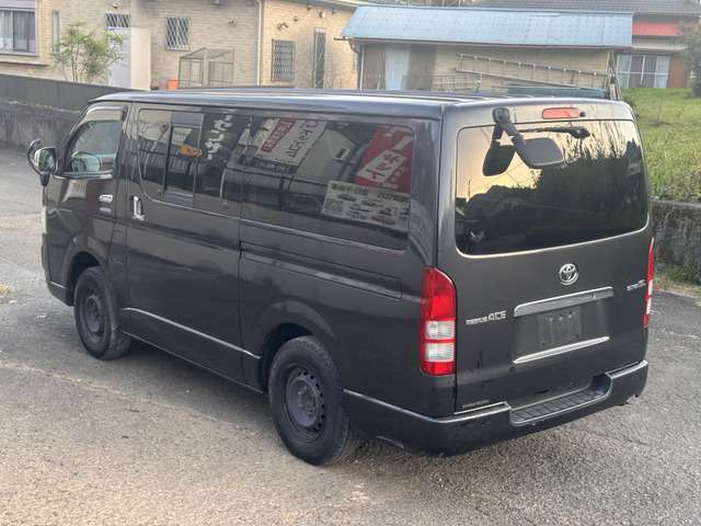 2006 Toyota Hiace – thumbnail 2