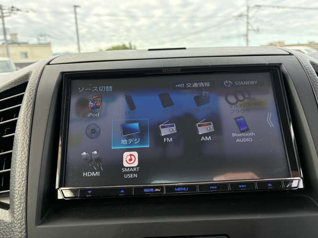 2010 Nissan Roox – thumbnail 4