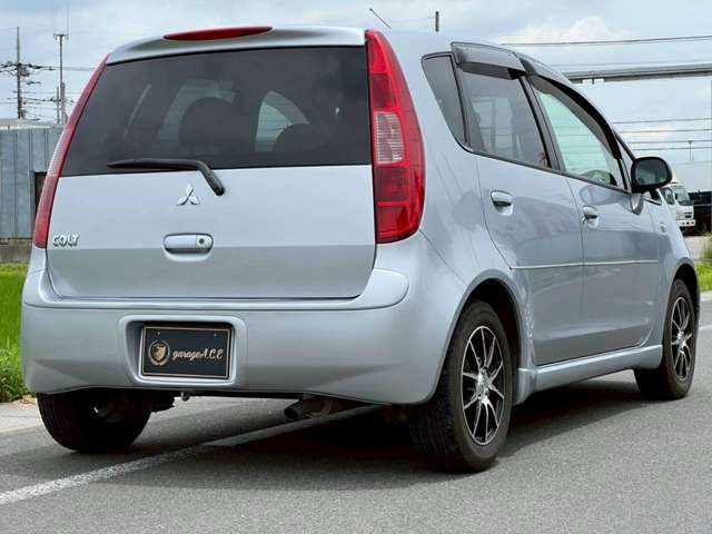 2003 Mitsubishi Colt – thumbnail 2