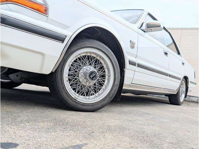1987 Nissan Gloria – thumbnail 3