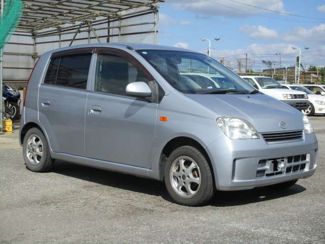 2004 Daihatsu Mira – thumbnail 2
