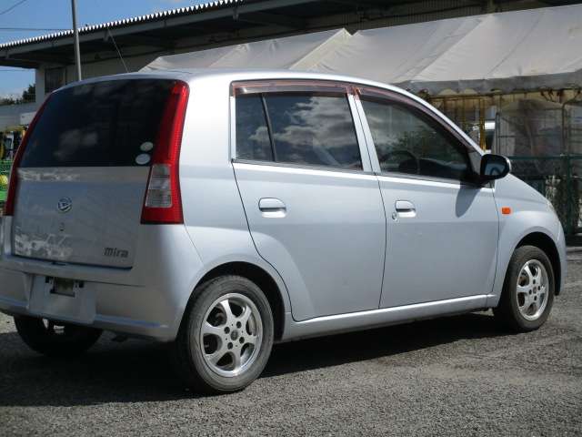 2004 Daihatsu Mira – thumbnail 3