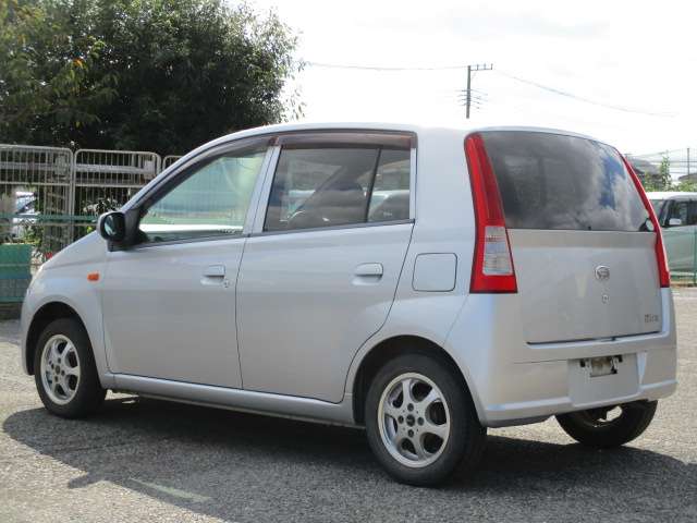 2004 Daihatsu Mira – thumbnail 4