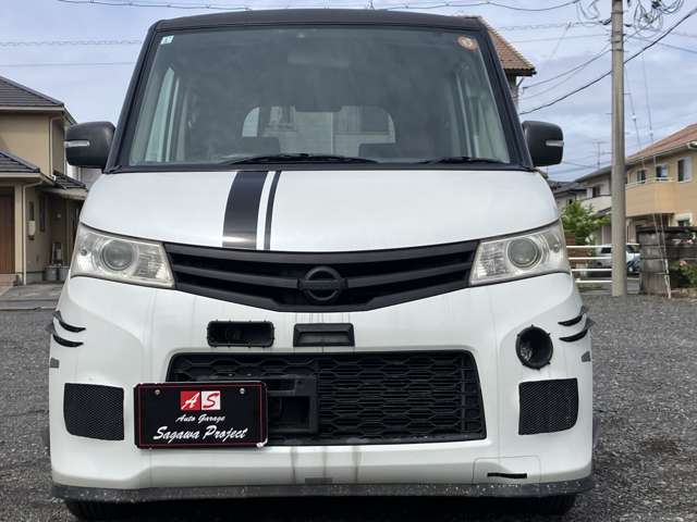 2011 Nissan Roox – thumbnail 2
