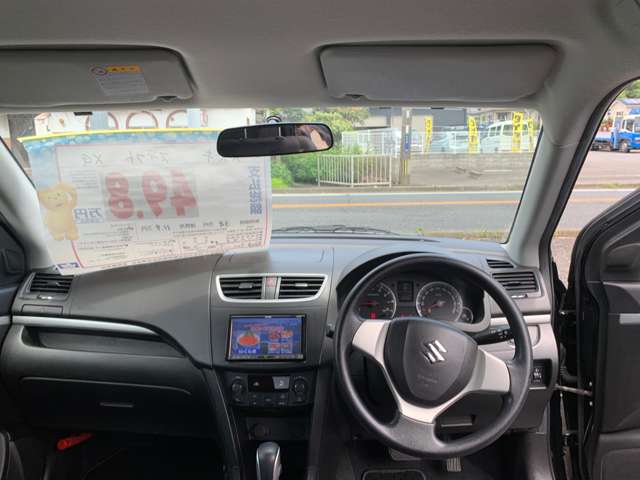 2011 Suzuki Swift – thumbnail 2