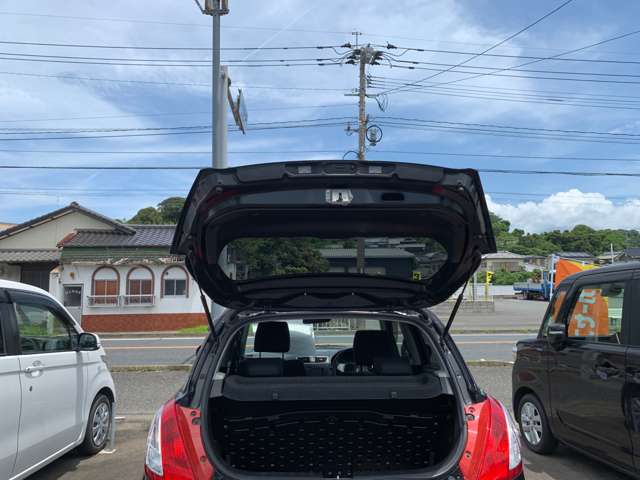 2011 Suzuki Swift – thumbnail 4