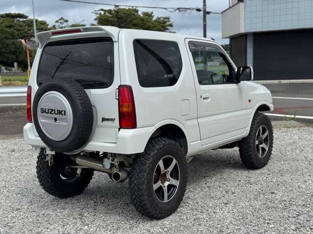 2011 Suzuki Jimny – thumbnail 2